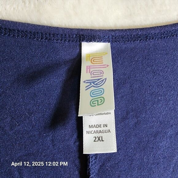 LuLaRoe Women's Top 2XL Perfect T Navy Short Sleeve Swing Bottom Tunic T Shirt - Picture 2 of 6